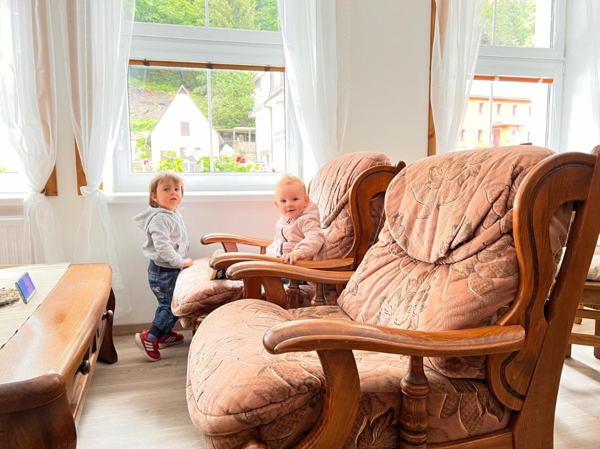Pension Pod Skalou Hřensko エクステリア 写真