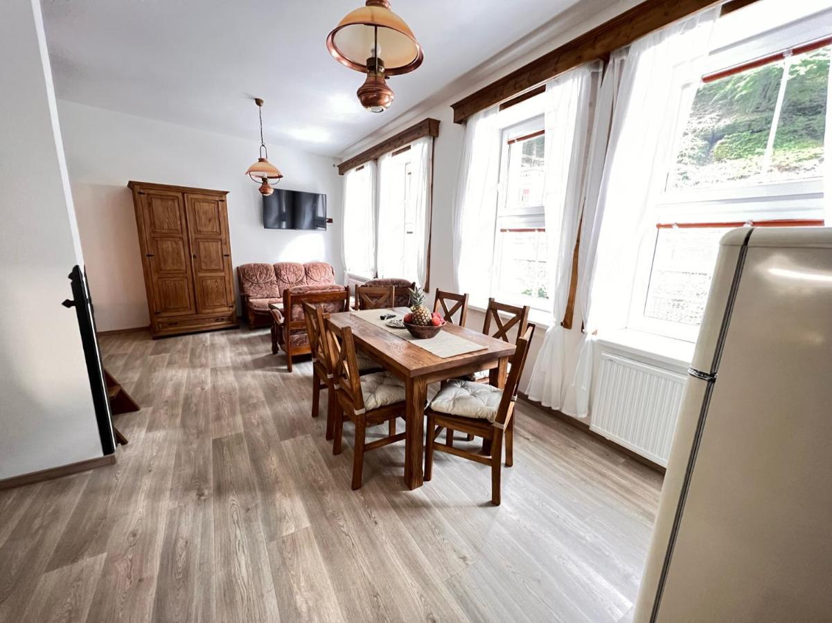 Pension Pod Skalou Hřensko エクステリア 写真